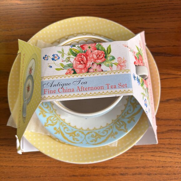 The English Table Fine China Afternoon Tea Set - Brand New - Gift able! - Picture 2 of 7